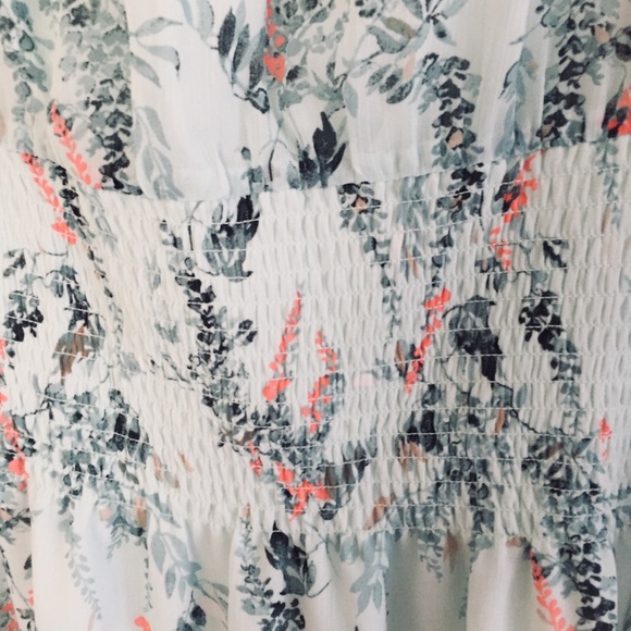 Smocked Blouson Dress In Wisteria See Breeze Preppy Coastal - Picture 11 of 13